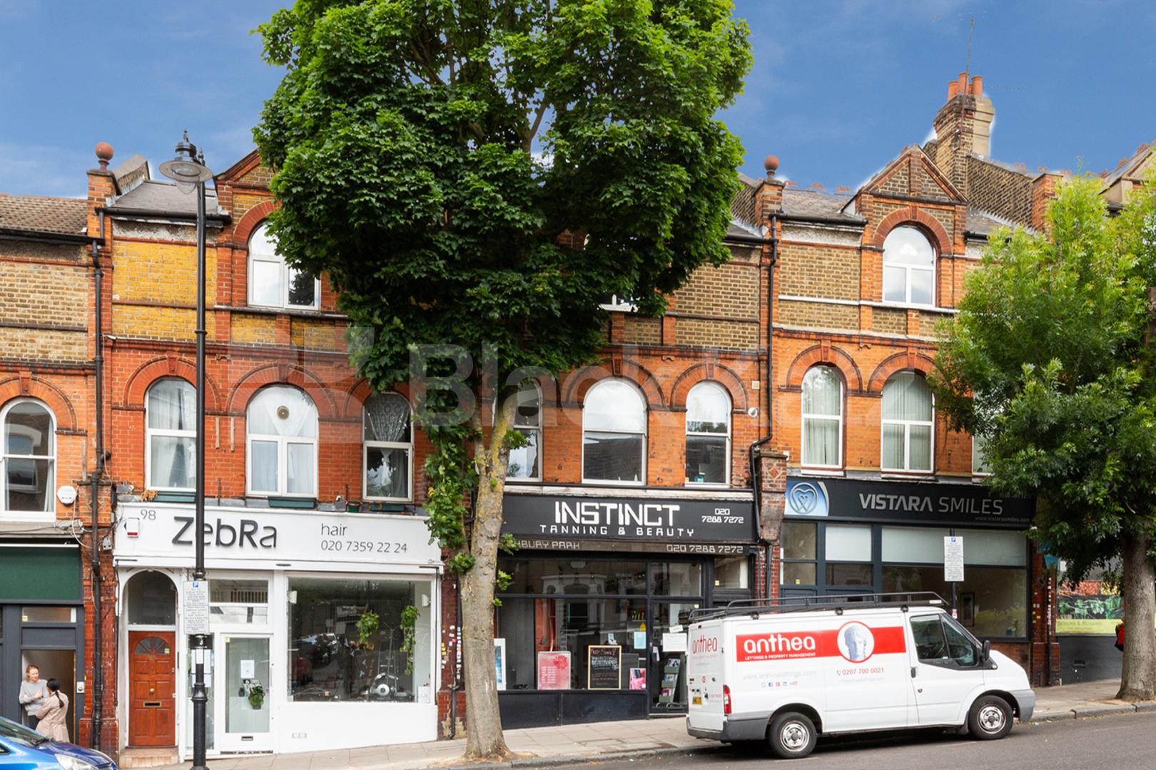 Minutes to a Zone 2 tube and the added benefit of a large private patio Highbury Park, Highbury